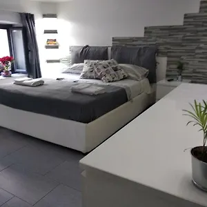 https://casa-di-carlo-e-vale.catania-hotels.net